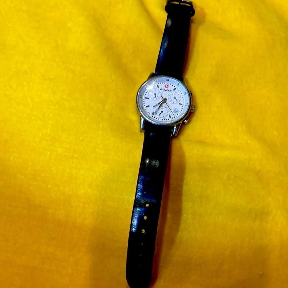 Women Wenger 100m Water resistant Leather Band Round Watch Swiss Made 075 0463
